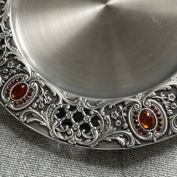 pewter decanter with cups & tray - Picture 7 of 17